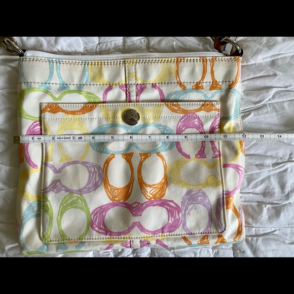 Coach Scribble Signature Large Swingpack - Picture 6 of 7